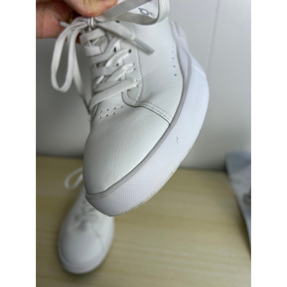 On The Roger Women 9 All White Advantage Low Top Tennis shoes Athleisure Comfort - Picture 5 of 12